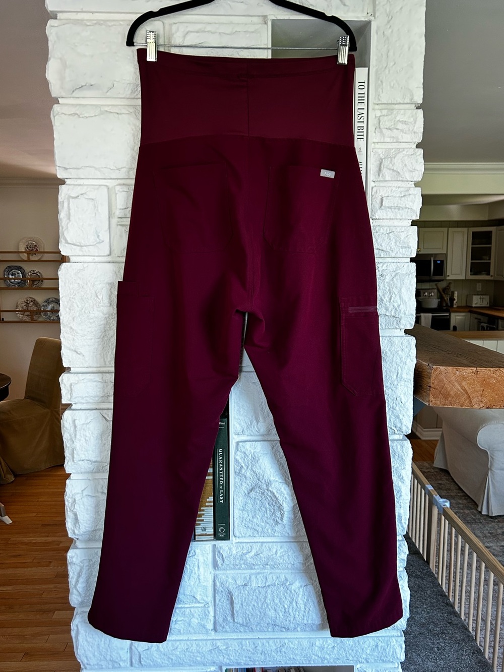 FIGS Yola Maternity Scrub Pants Burgundy Size Medium - Picture 7 of 12